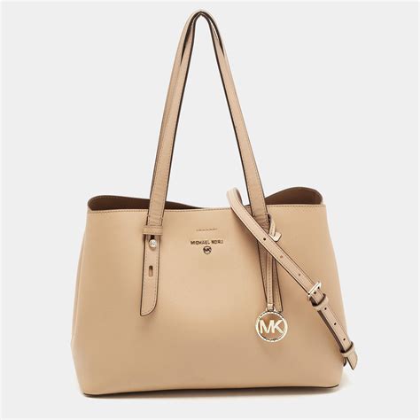 michael kors mel medium saffiano|More.